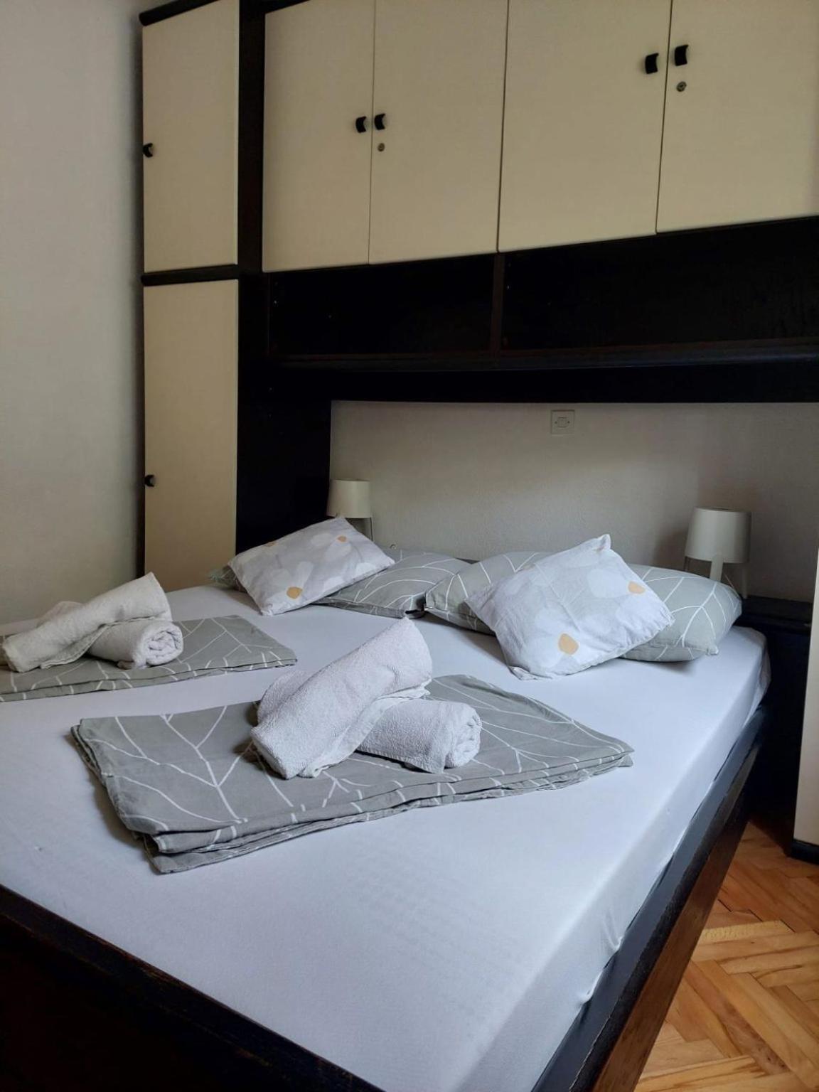 Apartments Pavao Постира Экстерьер фото